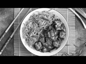 Chilli Paneer Gravy With Noodle