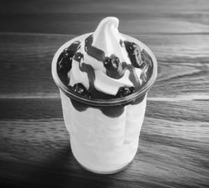 Strawberry sundae Cup