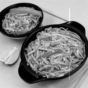 Easy Pad Thai Noodles  [Non Veg]