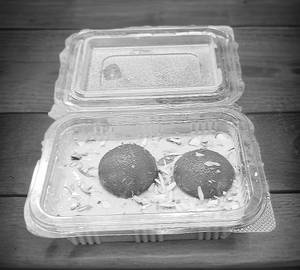 Gulab Jamun With Rabdi (2 Pieces)