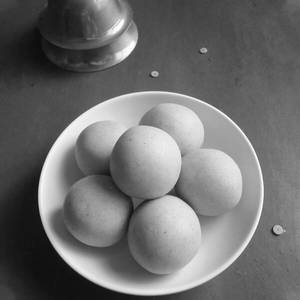 Diwali Urundai ( Pasiparuppu ) 40 Gms - 6 Nos