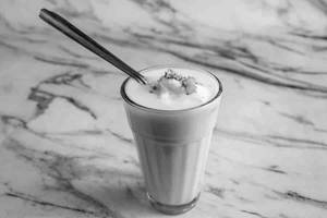 Sada Lassi