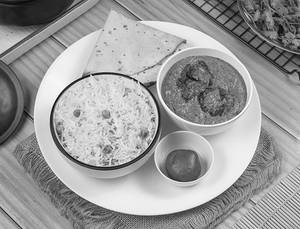 Chicken Tikka Masala + Peas Pulao + Papad + Gulab Jamun