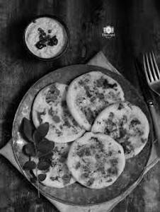 Butter Tomato Uttapam