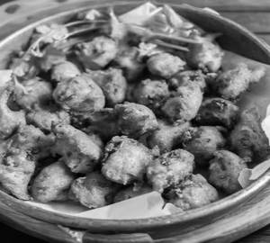 Kuttu Aloo Pakora With Sauce