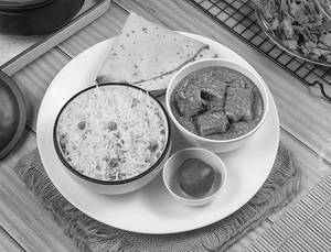 Paneer Tikka Masala + Peas Pulao + Papad + Gulab Jamun