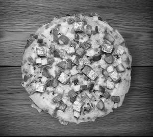 Tandoori paneer cheese pizza