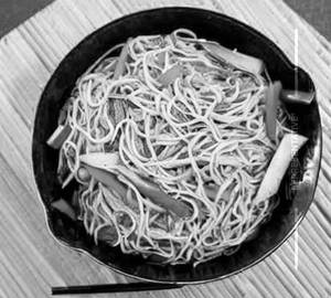 Vegetable hakka noodles [full]