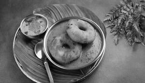 Sambhar Vada [2 Pcs]