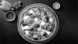 Garden Fresh Pesto Pizza