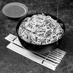 Veg  hakka noodles