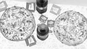 Onion Pizza With Fresh Vegi And 2 Coca Cola(250 Ml)