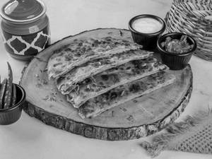 Chicken Kheema Paratha [2 Pieces]