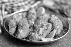 Onion Mirchi Bajji [4 Pieces]