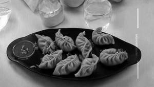 Veg Cheese Kurkure Momos(8 Pcs)