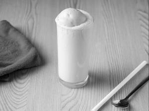Strawberry Classic Milkshake With Icecream