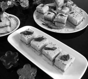 Sandwich Dhokla {250Gm}