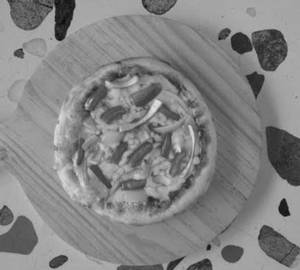 Onion Tomato Pizza