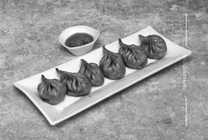 Veg Kurkure Momos (7pcs)
