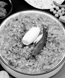 Vegetable khichdi with pickle