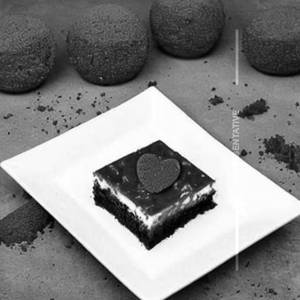 Red Velvet Crumbs Brownie