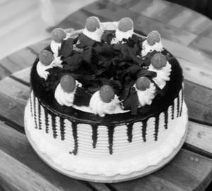 Pure Veg Black Forest Cake [550 grams]