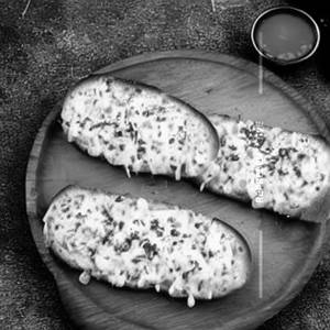Exotic Cheese Garlic Bread