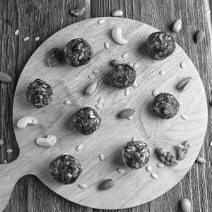 Dry Fruit Laddu
