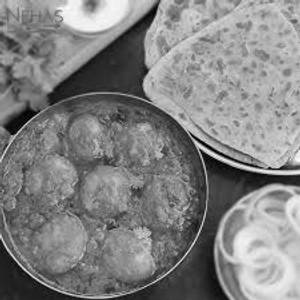 2 plain paratha+banarasi aloo