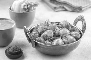 Chatpate Achari Aloo