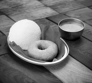 Idly [1 piece] + wada [1 piece]