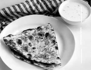 Tikona naan