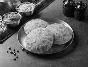 Sattu Poori With Aloo Sabji And Halwa