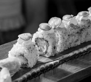 Nobashi Shrimp Tempura Maki Sushi [8 Pieces]