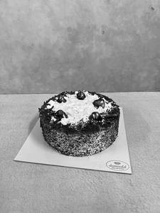 Black Forest Eggless Cake