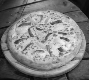 Onion Capsicum Pizza9"