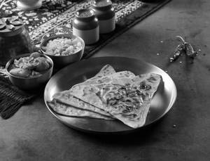 Paratha Sabji With Halwa