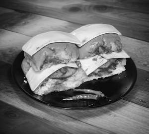 Schezwan double cheese vadapav