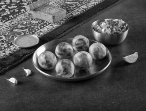 Mini Baked Litti Chokha With Mustard Chutney