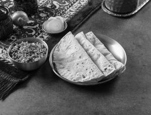Roti With Egg Bhurji & Salad