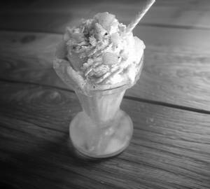 Pineapple thickshake with icecream & toppings