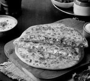 Paneer Do Pyaza Paratha (Pack of 2)  