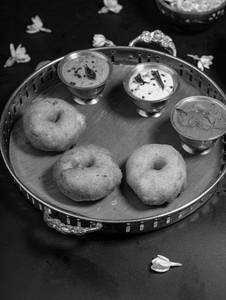 Medhu Vadai