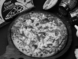 Cheesy Corn Pizza