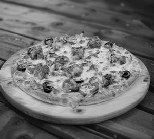 Barbeque chicken pizza