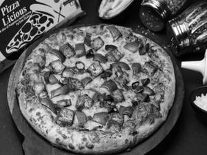 Tandoori Paneer Pizza