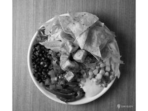 Adobo Paneer Nachos Bowl (regular)