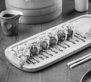 Prawn Tempura Uramaki Sushi (6 Pcs)