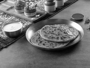 Aloo Paratha With Curd & Chutney(2 Pcs)