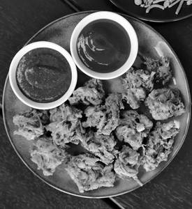 Veg Pakoda [8 Pieces]